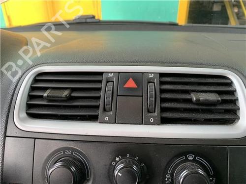 warning-switch-skoda-fabia-ii-542-2006-2007-2008-2009-2010-2011-2012-2013-2014-32450983 main image