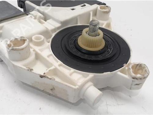 Left front window motor VW GOLF PLUS V (5M1, 521) 2.0 TDI 16V | BP16367732E21 