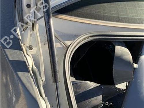 tailgate-lift-support-bmw-3-e90-2004-2005-2006-2007-2008-2009-2010-2011-2012-32418657 main image