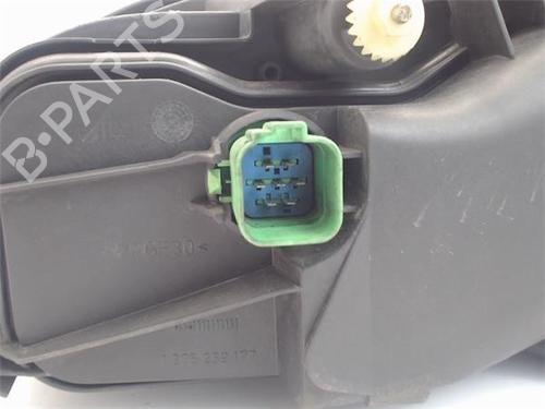 Right headlight FORD MONDEO III (B5Y) 2.0 16V TDDi / TDCi | BP13692032C29 