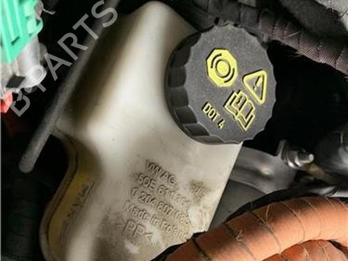 Used Brake master cylinder Brake master cylinder VW GOLF VII (5G1, BQ1, BE1, BE2) 1.4 GTE Hybrid (204 hp) 29280967 29280967