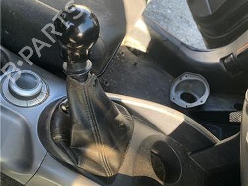 Used Gear lever MITSUBISHI OUTLANDER II (CW_W) 2.0 DI-D (CW8W) (140 hp) 32417806