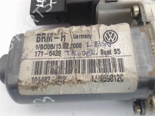 Rudehejsemotor bagstkærm højre SEAT LEON (1M1)  | BP14343473E22 