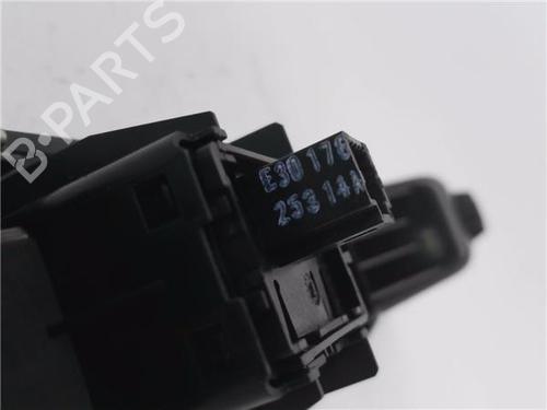 Right front window switch RENAULT MEGANE III Grandtour (KZ0/1) 1.5 dCi (KZ09, KZ0D, KZ1G, KZ29, KZ14, KZ1W, KZ10, KZ1F,... | BP29251266I26 