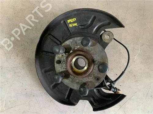 Used Right front steering knuckle LAND ROVER FREELANDER I (L314) [1998-2006]  25718639