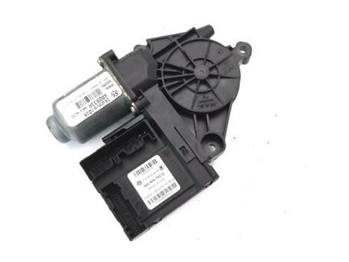Rudehejsemotor forskærm venstre Rudehejsemotor forskærm venstre VW GOLF V (1K1) 1.9 TDI (105 hp) 37261155 37261155