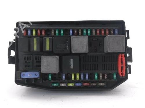 fuse-box-jaguar-x-type-i-x400-2001-2002-2003-2004-2005-2006-2007-2008-2009-32418952 main image