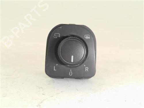 Spejlkontakt Spejlkontakt SEAT ATECA (KH7, KHP) 1.5 TSI (150 hp) 37261069 37261069