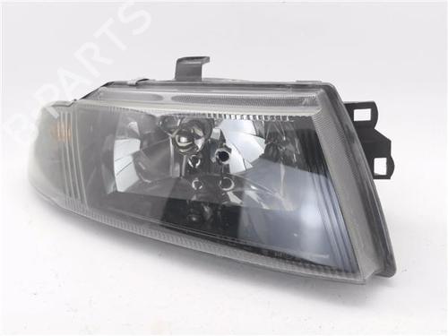 Used Right headlight Right headlight MITSUBISHI CARISMA (DA_) 1.9 DI-D (DA5A) (102 hp) 33268456 33268456