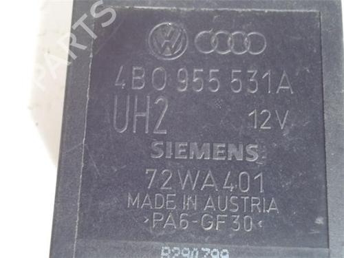 Fuse box SEAT LEON (1M1) | BP12597498E1