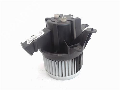 Used Heater blower motor FIAT 500X (334_) 1.6 D Multijet (334AXA1B, 334AXA11) (120 hp) 18410932