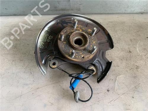 Used Left front steering knuckle LAND ROVER FREELANDER I (L314) [1998-2006]  25718698