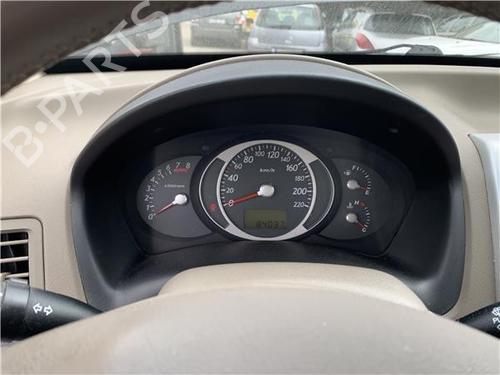 Used Instrument cluster Instrument cluster HYUNDAI TUCSON (JM) 2.0 (141 hp) 33729490 33729490