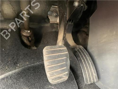 Rempedaal Rempedaal RENAULT CLIO IV (BH_) 1.5 dCi 90 (90 hp) 35951102 35951102