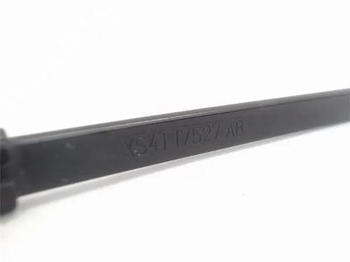 Front windshield wiper arm FORD FOCUS I (DAW, DBW)  | BP24338324C143 