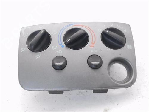 Used Climate control FORD FIESTA IV (JA_, JB_) 1.3 i (60 hp) 30135390