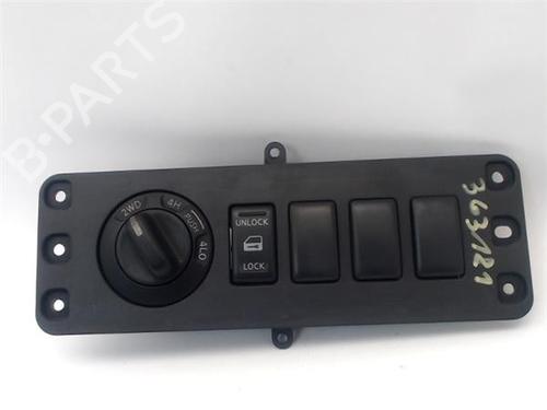Switch NISSAN NAVARA NP300 (D40) 2.5 dCi | BP24338415I30 