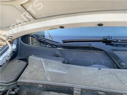 Front windshield wiper arm BMW 3 (E90) 330 d | BP32418678C143