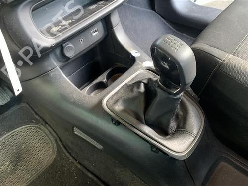 Used Middle console Middle console CITROËN C3 III (SX) 1.2 VTi 82 (82 hp) 33288027 33288027