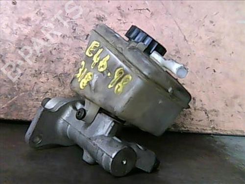 Used Brake master cylinder BMW 3 (E46) 318 i (118 hp) 9696014