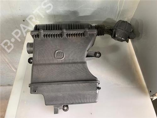 Used Air filter box FIAT GRANDE PUNTO (199_) 1.4 16V (199BXG1B, 199AXG1B) (95 hp) 32394303