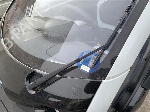 front-windshield-wiper-arm-renault-twizy-mam_-2012-32450839 main image