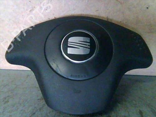Used Driver airbag SEAT IBIZA III (6L1) 1.4 16V (75 hp) 9634792