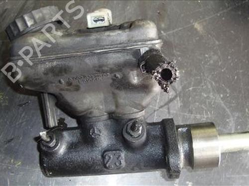 Used Brake master cylinder MERCEDES-BENZ VITO Bus (W638) 112 CDI 2.2 (638.194) (122 hp) 9695971
