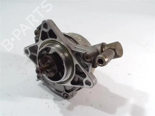 Used Vacuum pump VW PASSAT B5 (3B2) 2.5 TDI (150 hp) 12121061