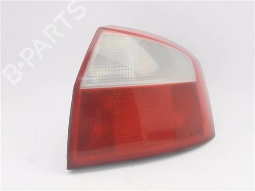 Højre baglygte AUDI A4 B6 (8E2) 1.9 TDI (130 hp) 26587745