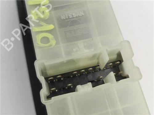 Left front window switch NISSAN QASHQAI I (J10, NJ10) 2.0 All-wheel Drive | BP32043869I27 