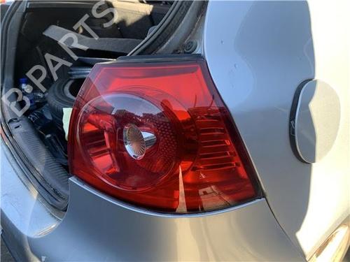 Feu arrière droit VW GOLF V (1K1) [2003-2010]  32389074