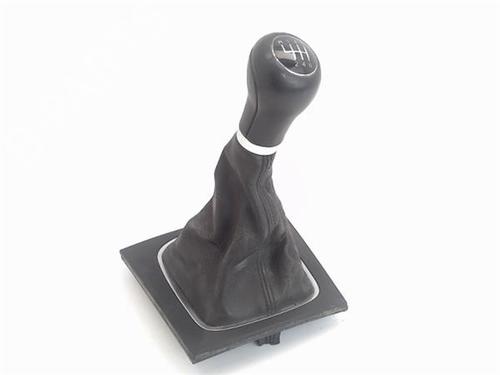 Used Shift knob AUDI A3 (8P1) 2.0 TDI 16V (140 hp) 16777247