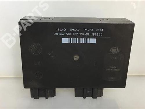 Elektronisk modul SEAT LEON (1M1) 1.6 (100 hp) 10982967