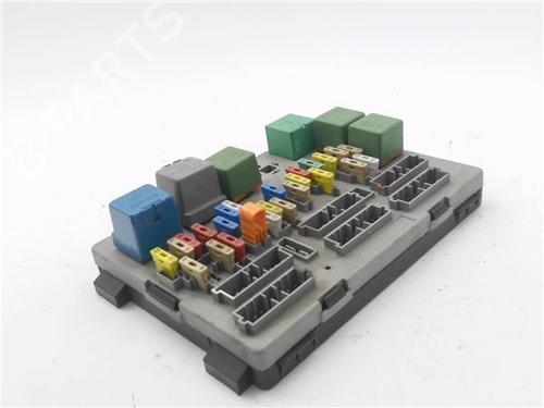 Used Fuse box Fuse box 39623904 39623904
