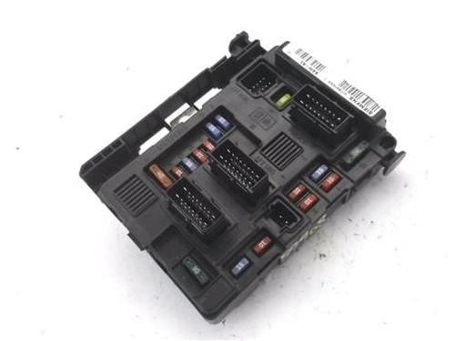 Used Fuse box Fuse box 24446108 24446108