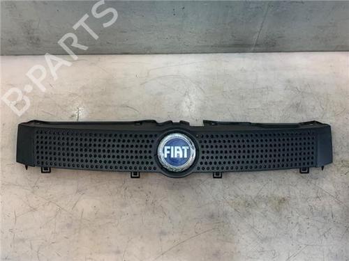 Grill FIAT PANDA (169_) 1.1 (169.AXA1A) (54 hp) 22202526