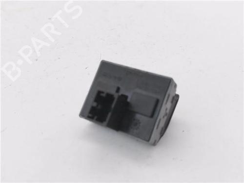 Left front window switch SEAT IBIZA III (6L1) 1.9 SDI | BP30103663I27