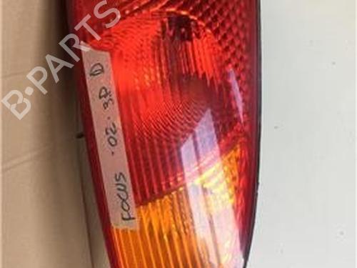 Høyre baklys FORD FOCUS I (DAW, DBW) 1.6 16V (100 hp) 9764935