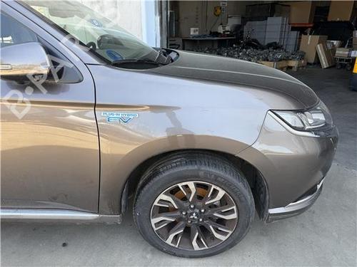 Used Right front fenders Right front fenders MITSUBISHI OUTLANDER III (GG_W, GF_W, ZJ, ZL, ZK) Plug-in Hybrid (GG2W) (200 hp) 29135154 29135154
