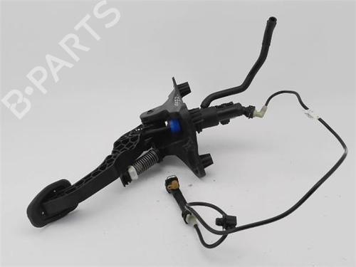 Clutch pedal RENAULT CLIO V (B7_)  | BP22201552I13 