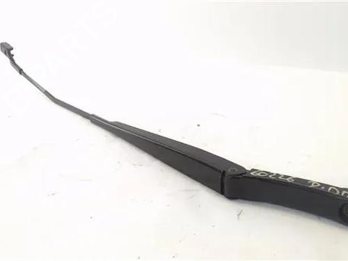 Used Front windshield wiper arm VW POLO V (6R1, 6C1) 1.0 (75 hp) 26561645