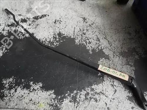 Used Front windshield wiper arm PEUGEOT 206 Hatchback (2A/C) [1998-2012]  14334431