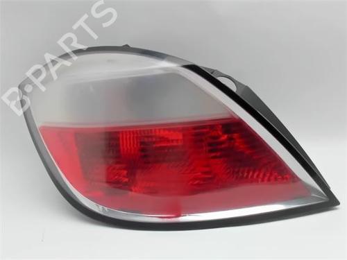 Used Left taillight OPEL ASTRA H (A04) [2004-2014]  10285131