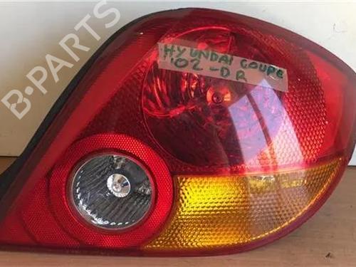 Used Right taillight HYUNDAI COUPE II (GK) 1.6 16V (105 hp) 12596901