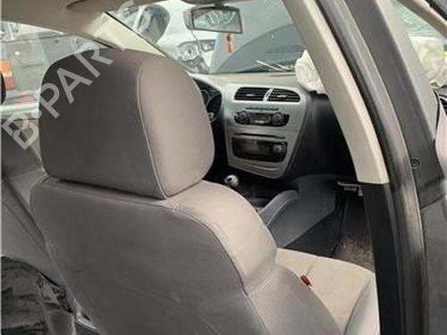 Right front seat SEAT LEON (1P1) 1.9 TDI | BP32417857C16  - Image 8