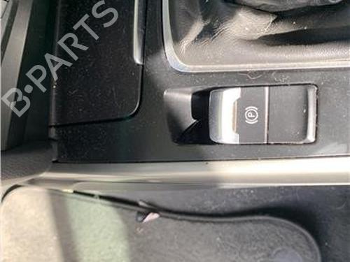 Elektrisk parkeringsbremse AUDI A4 B8 Avant (8K5) 2.0 TDI (143 hp) 32418384