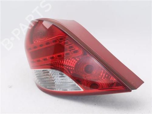 Farolim esquerdo PEUGEOT 207 (WA_, WC_) 1.6 HDi (92 hp) 32657392