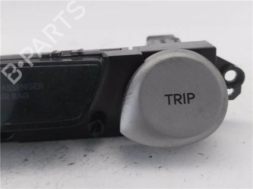 Warning switch HYUNDAI i20 I (PB, PBT) | BP37261094I22 - Image 10