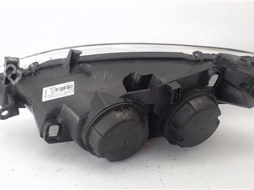 Right headlight PEUGEOT 307 (3A/C) 2.0 HDi 90 | BP24038072C29 
